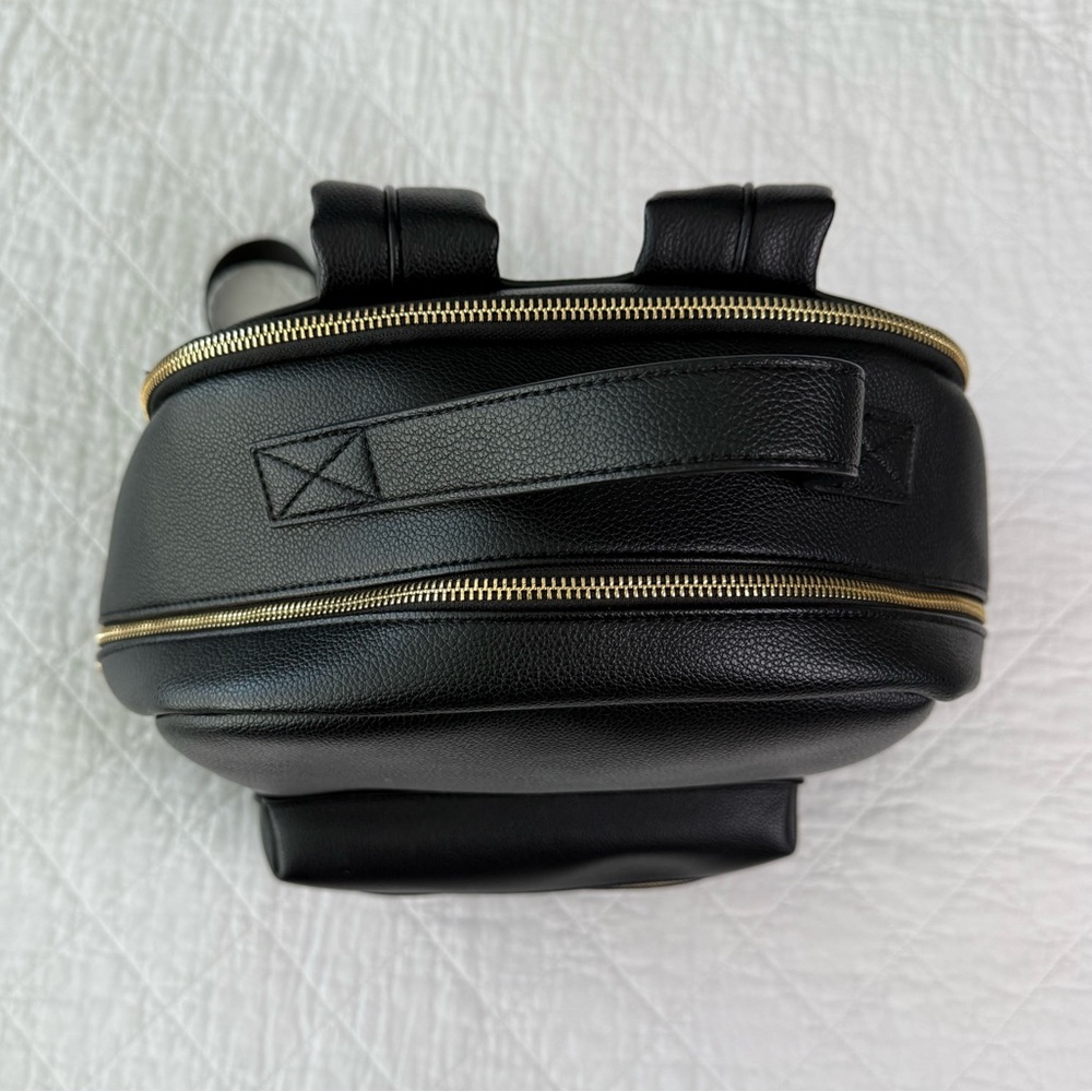 ela Handbags - Elegant Black Vegan Leather Backpack - Picture 7 of 16